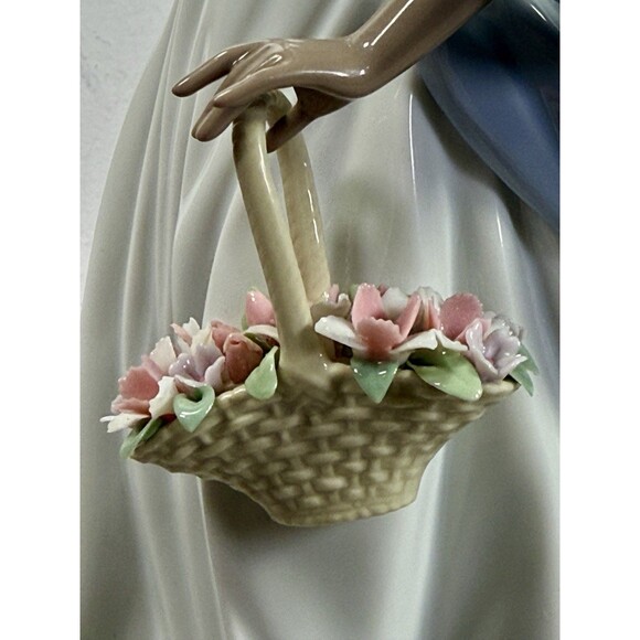 Lladro BLACK LEGACY Winds Of Romance #6783 Brisa Romántica MINT Love Woman - Picture 5 of 16